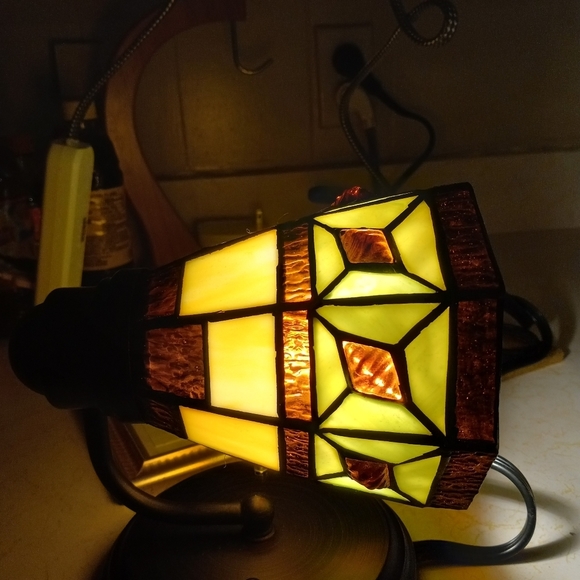 VINTAGE Tiffany Style Wall Lamp - Picture 5 of 11